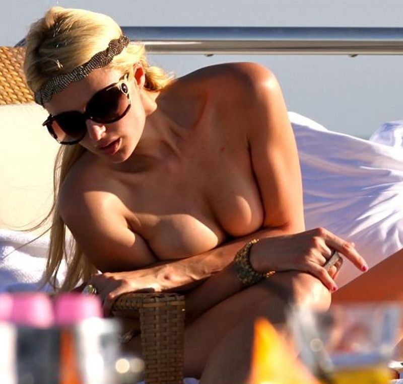 Paris Hilton Nudity