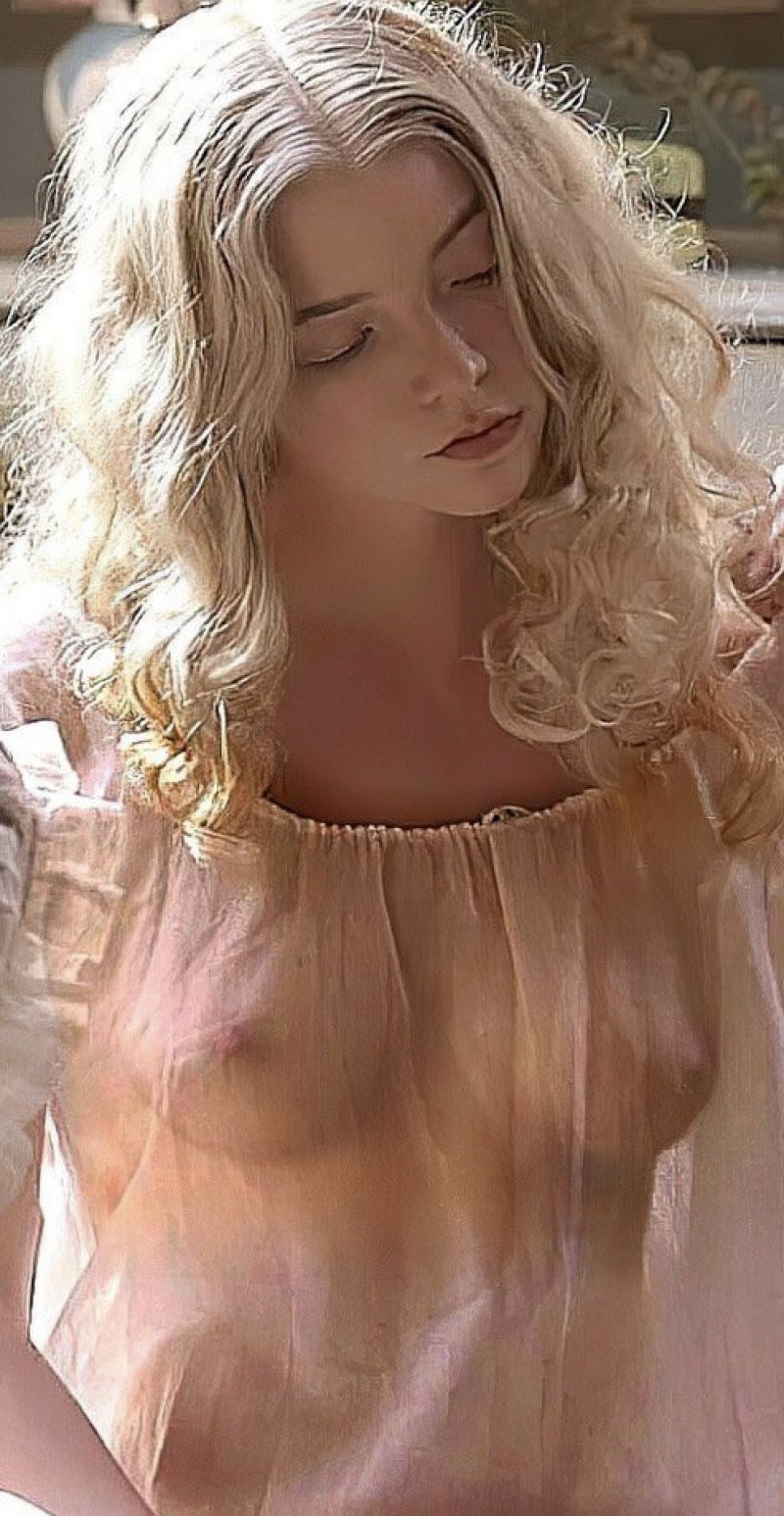 Anya taylor joy boobs