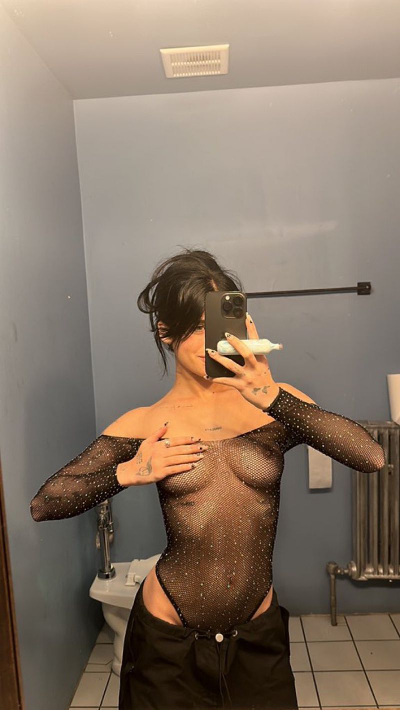 Nessa Barrett Nude Boobs - Fappenist