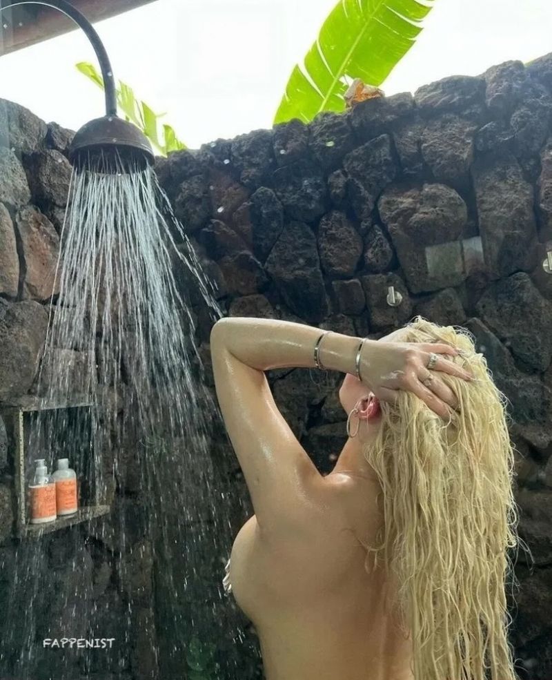 Alabama barker naked