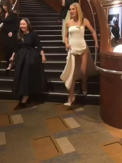 Gwyneth Paltrow Nude Pussy Wardrobe Malfunction at the Oscars