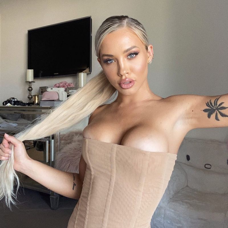 Tammy Hembrow Big Tits Cleavage.