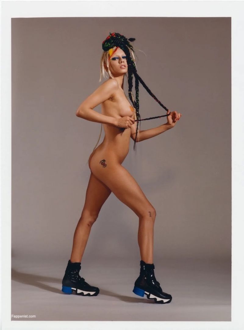 Jazzelle Zanaughtti aka uglyworldwide Nude Photo Collection. 