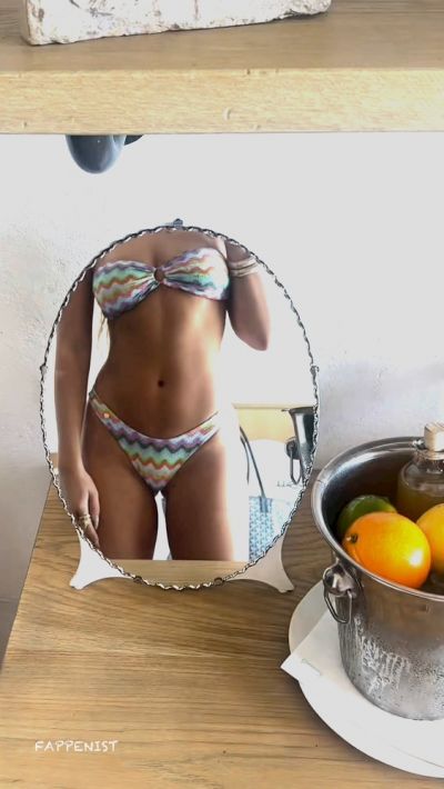 Tate McRae Big Tits Tight Bikini body
