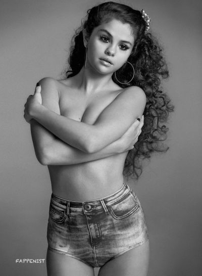 Young Selena Gomez Topless Big Tits