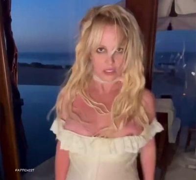 Britney Spears Nip Slip Wardrobe Malfunction