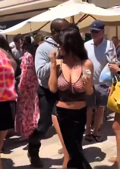 Bianca Censori Nude Big Tits in Public Video