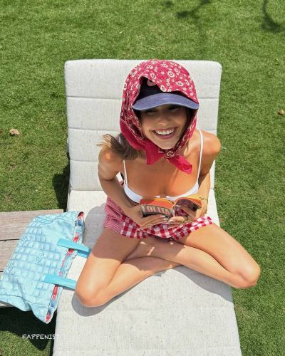 Olivia Jade Tits