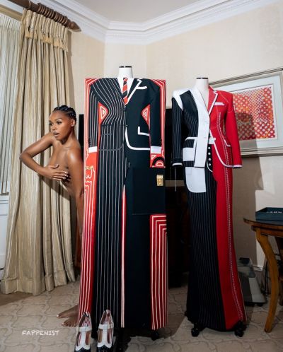 Janelle Monae Naked Holding Her Tits