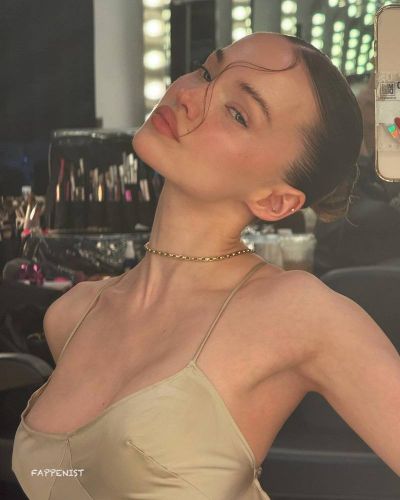 Dove Cameron Big Tits Dress