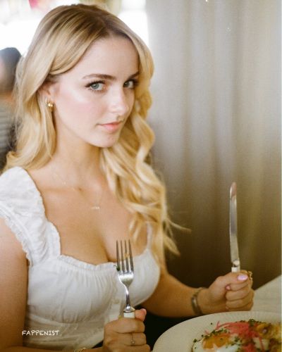 Mckenna Grace Tits