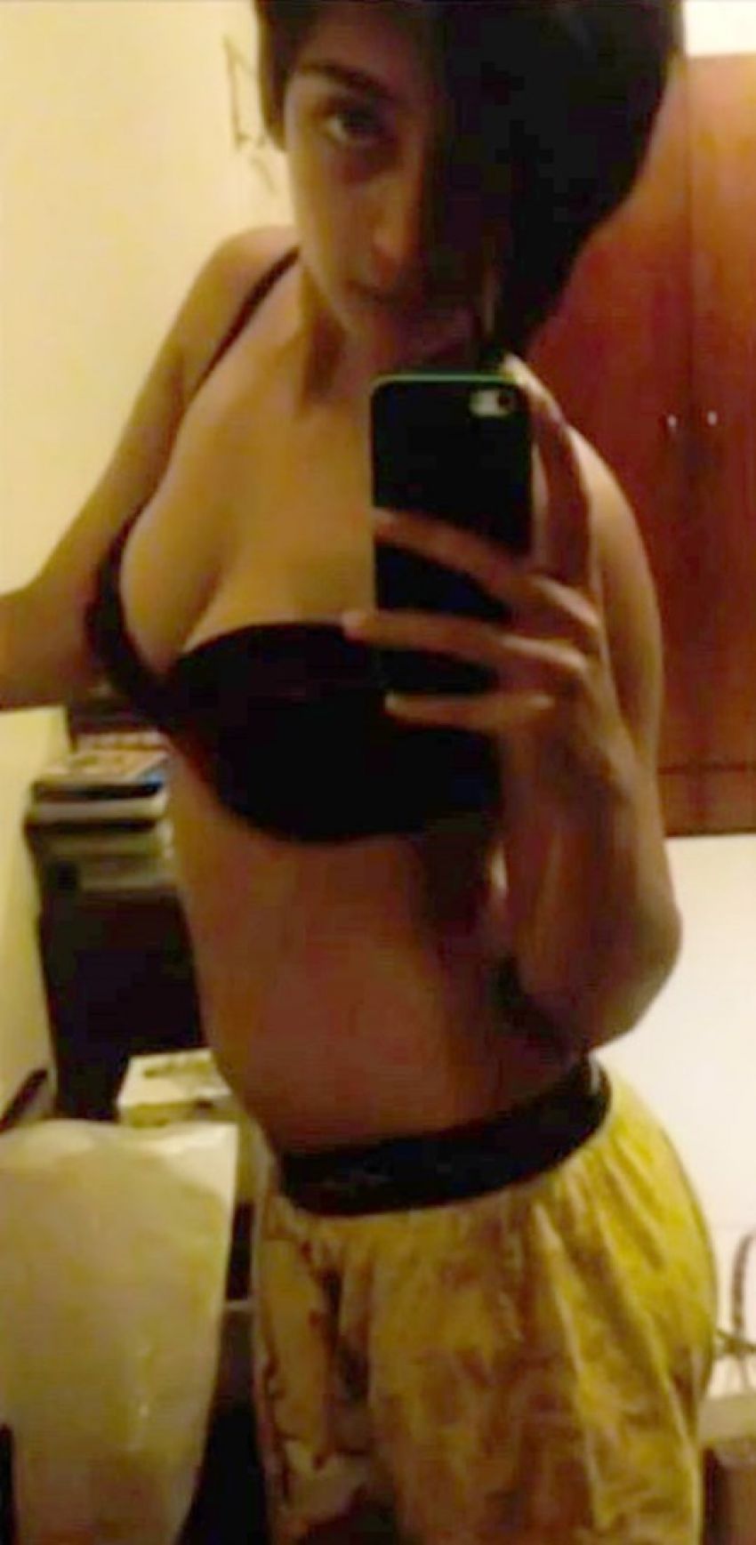 Akshara Haasan nude fappening leaks. 