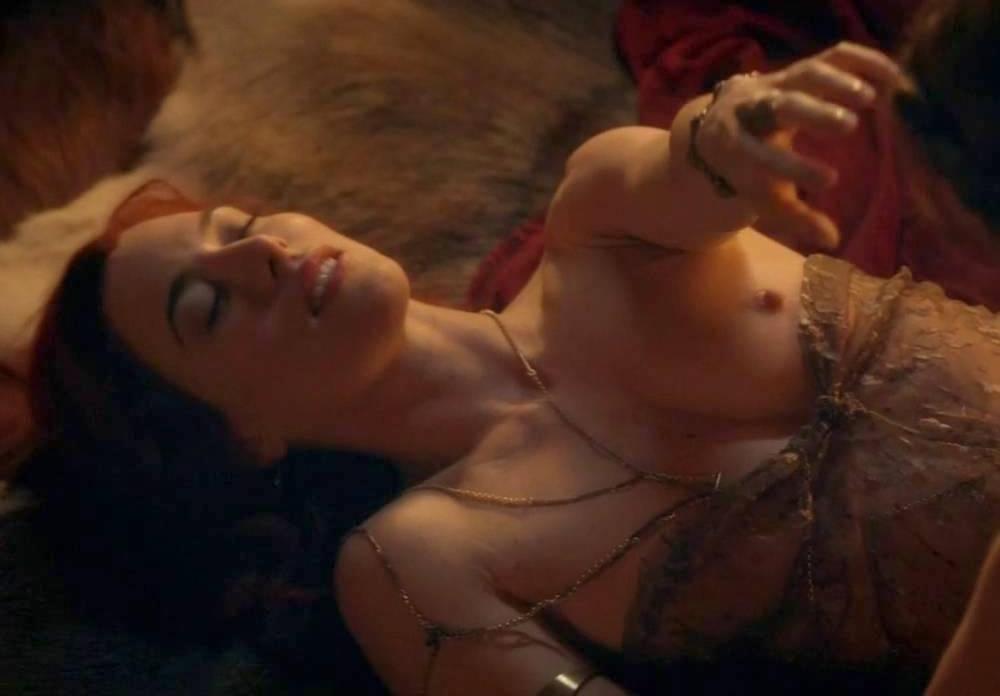 Lucy lawless boobs