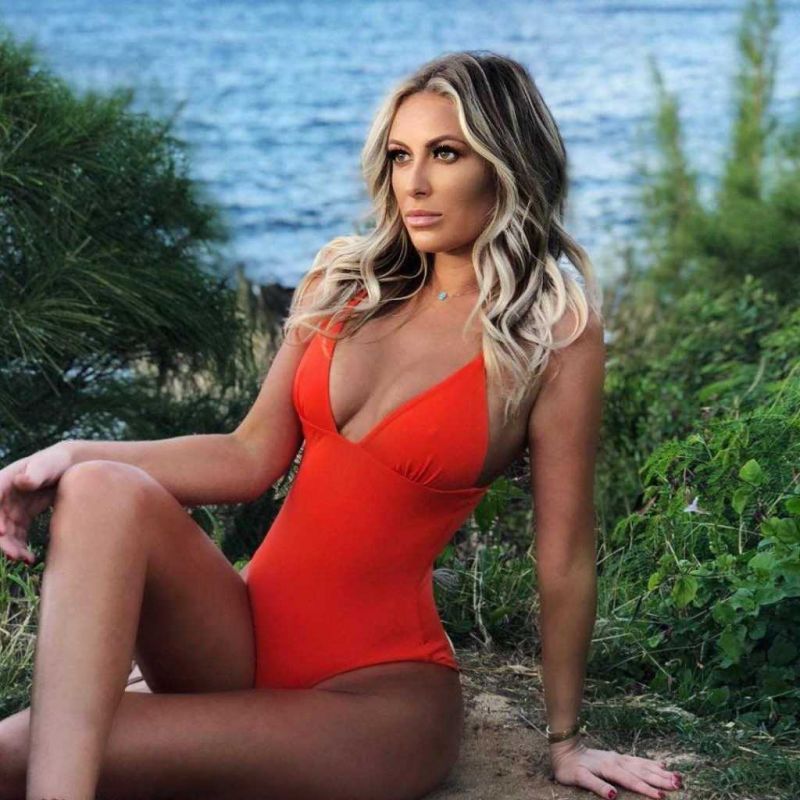 Paulina Gretzky Nude and Sexy Photo Collection. 