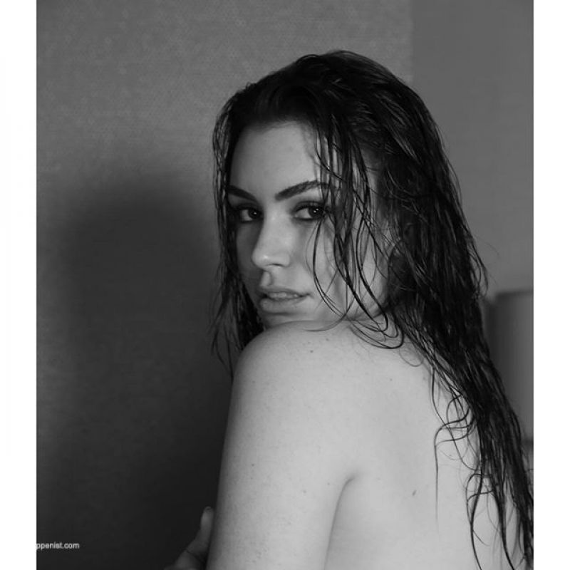 Sophie Simmons Leaked