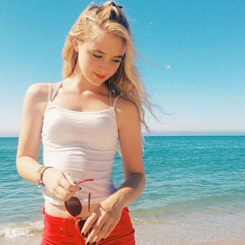 Kathryn Newton from Pokémon Nude Exhibited Pics! | #The Fappening