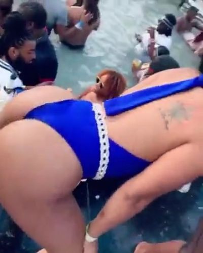 Shenseea Sexy Ass Twerking in Public