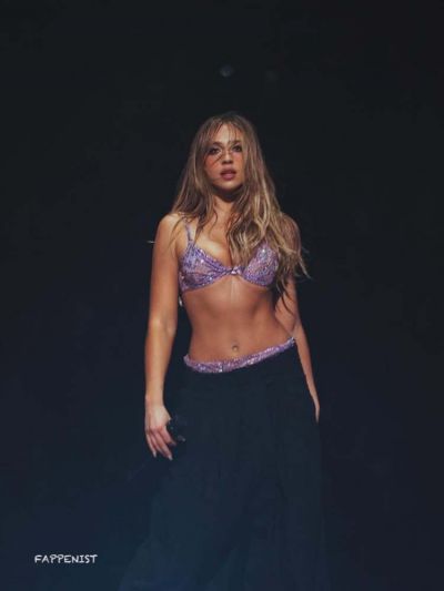 Tate McRae Tits Photo Dump