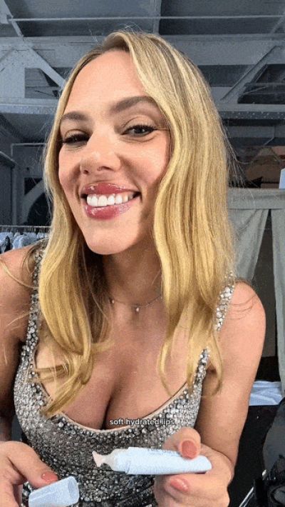 Scarlett Johansson Big Tits Gif