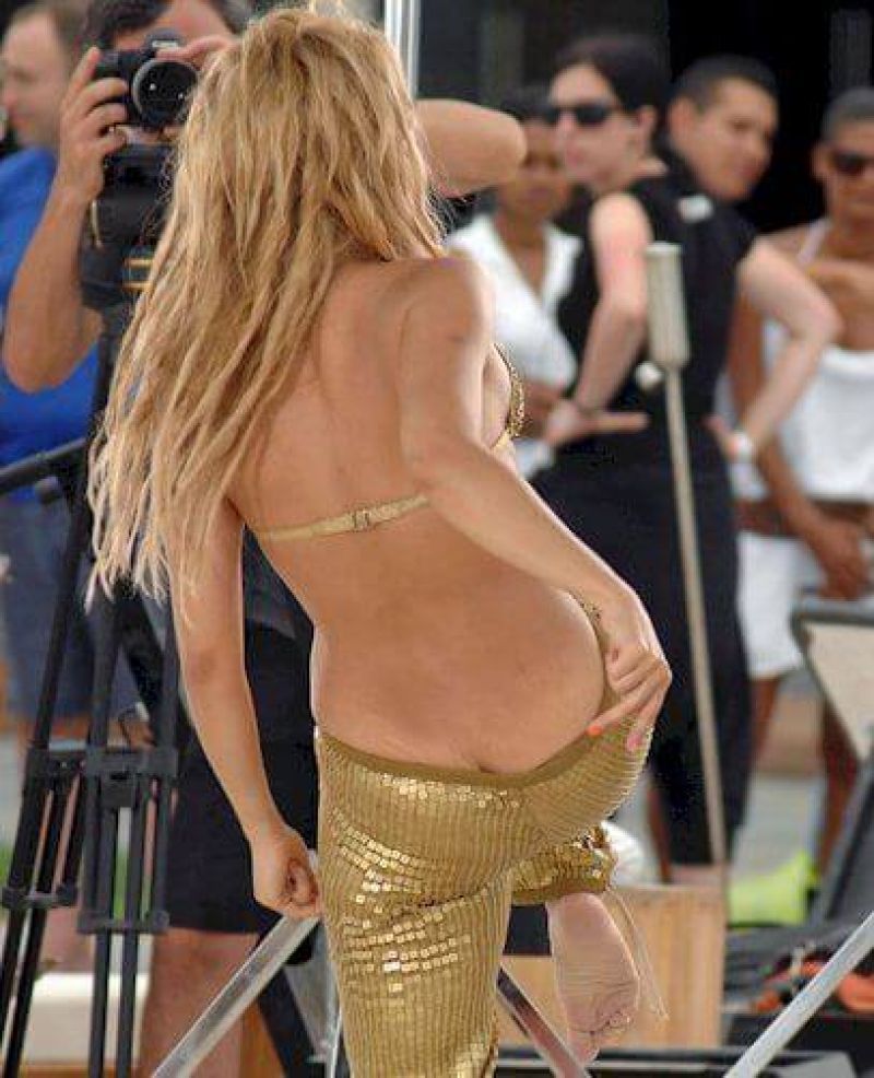 Shakira Nude Photo and Video Collection - Fappenist