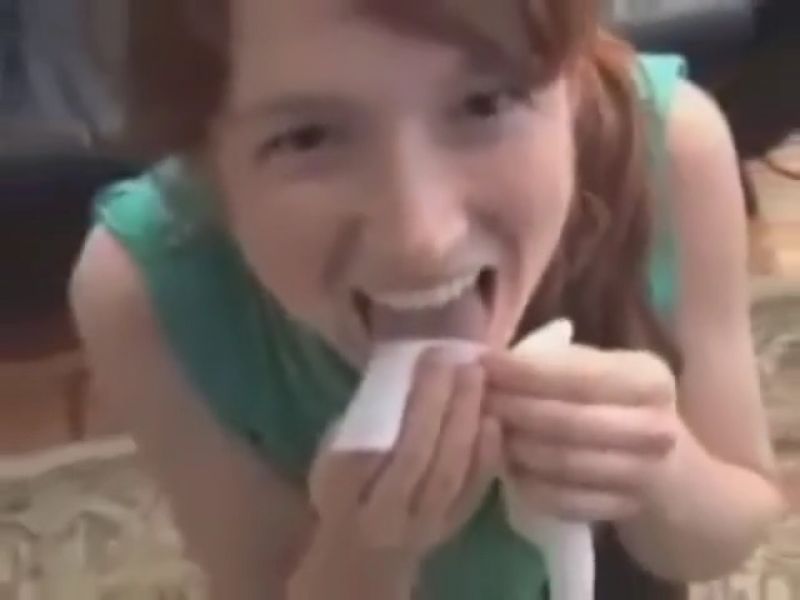 Ellie Kemper Blowjob Crazy Girl Video. 