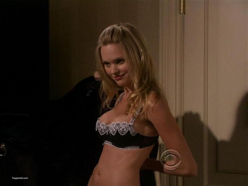 Sunny Mabrey Nude Photo Collection. 