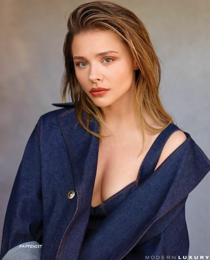 Chloe grace moretz boobs