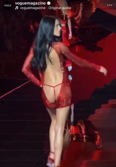 Amelia Gray Tits and Ass Runway Video
