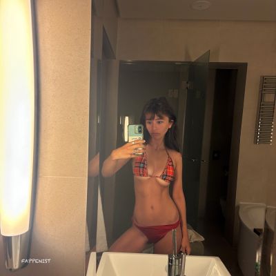 Malina Weissman Tits Photo Dump