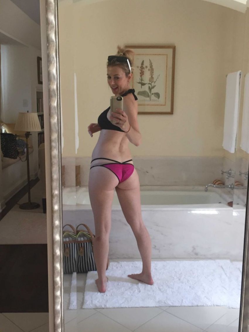 Iliza shlesinger nude photos