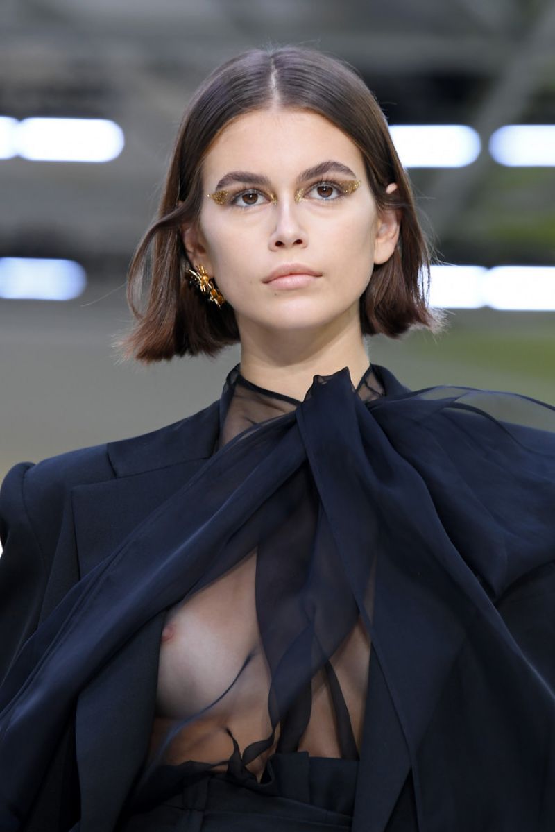 Kaia gerber nipples