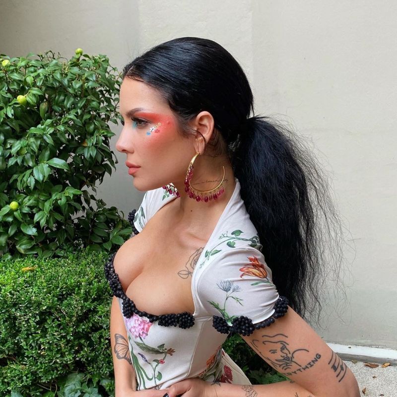 Halsey Braless Cleavage - Fappenist