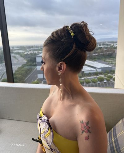 Jodie Sweetin Tits