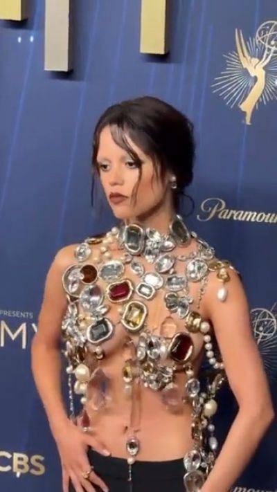 Jenna Ortega Topless Emmy&#39;s Video