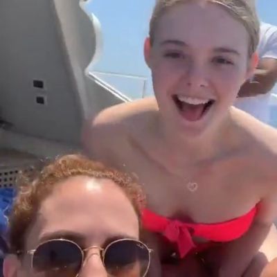 Ella Fanning Shaking her Tits Video