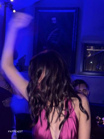 Victoria Justice Tits at a Wedding